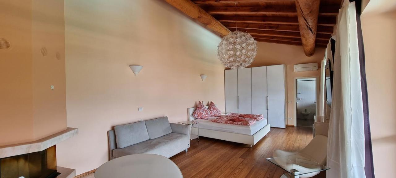 Casa Romantica Colico Eksteriør billede