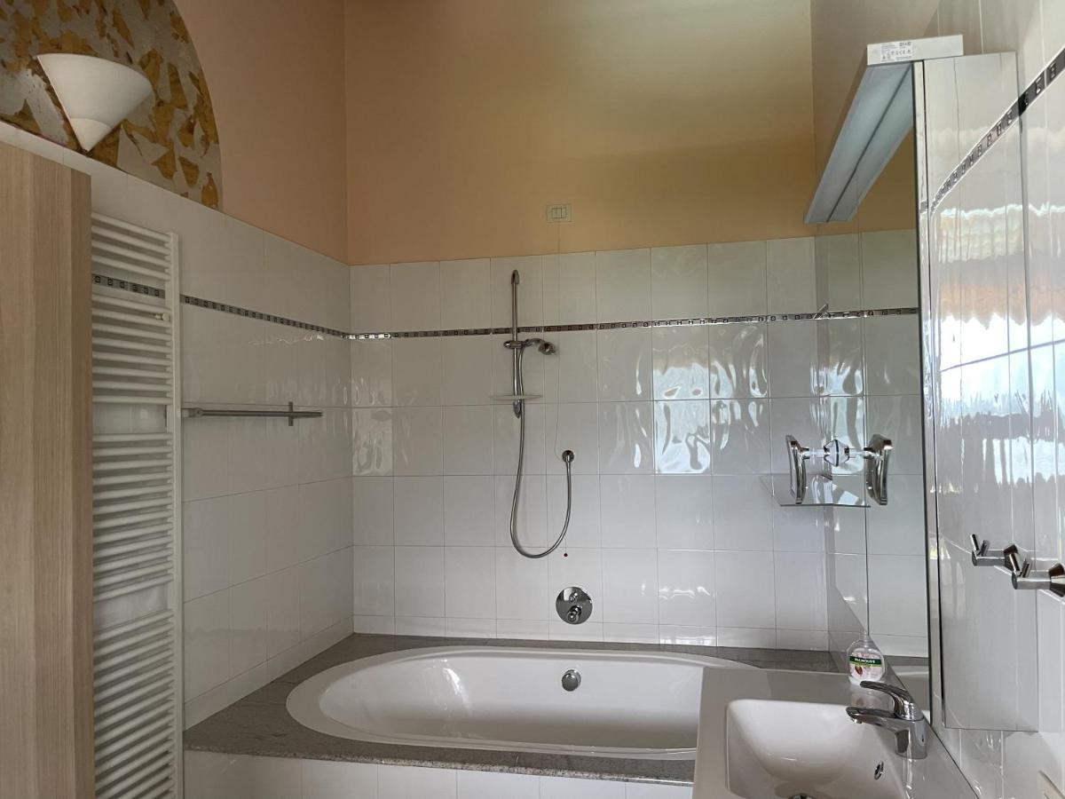 Casa Romantica Colico Eksteriør billede